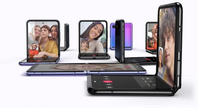 <b>Preț și disponibilitate Samsung Galaxy Z Flip în România</b>Anul 2020 aduce noutăți în portofoliul de pliabile Samsung, astfel că firma sud-coreeană nu ezită să încerce și formatul de clapetă pentru a vedea care este răspunsul publicului. Personal această abordare