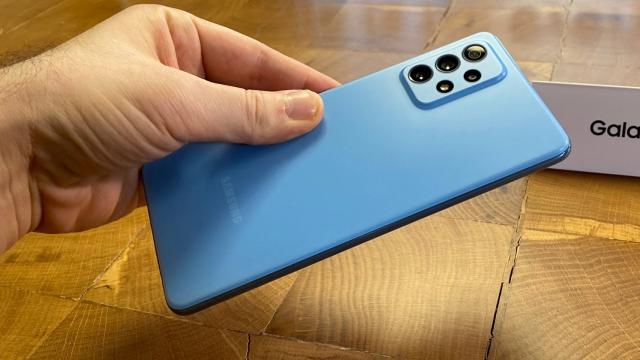 <b>Turul Magazinelor #875: Samsung Galaxy A72 în stoc, preţ bun la căşti gaming, PC gaming, espressor automat</b>E miercuri, se strâng ofertele şi am găsit atât telefoane la preţ atractiv, cât şi căşti de gaming, un PC la ofertă cu un cadou, dar şi electrocasnice. Turul Magazinelor a ajuns la episodul #875 şi am remarcat tăieri tot mai mari de preţuri în ultima