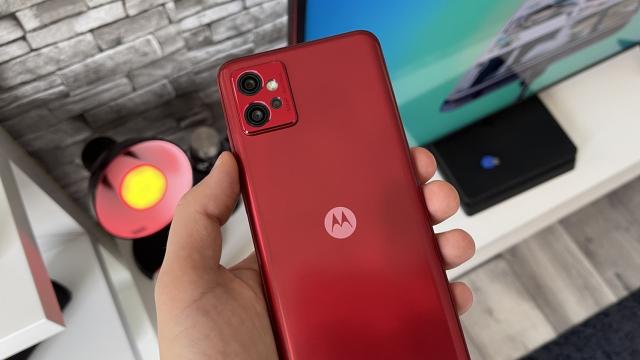 <b>Motorola Moto G32: Benchmark-uri decente pentru segmentul 4G, lag doar rareori</b>Motorola Moto G32 are parte de un procesor Qualcomm Snapdragon 4G popular în anul 2022. E vorba despre Qualcomm Snapdragon 680 4G, un CPU de 4 nanometri, cu 8 nuclee şi cu GPU Adreno 610. Îl găsim şi pe Moto G52, Huawei Nova Y90 şi Samsung Galaxy A23