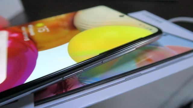 <b>Turul Magazinelor #705: Mop robot, Galaxy A71 şi Huawei P Smart 2019 sub preţul pieţei + accesorii AirPods</b>Iată-ne cu încă un Tur al Magazinelor, de această dată cu câteva produse surprinzătoare. Nu ştiu dacă mă credeţi, dar până azi nici prin cap nu mi-a trecut că există accesorii pentru AirPods. Avem şi un altfel de robot de curăţenie, unul axat pe mop, dar