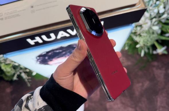 HUAWEI Mate X7 - Fotografii eveniment lansare: Mate-X7_ (4).jpg