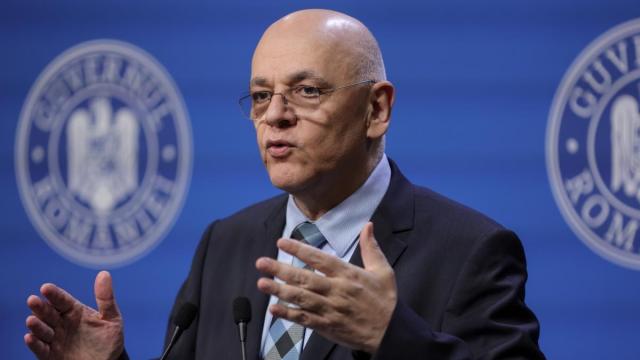 <b>Reţelele de socializare blocate în România pentru cei sub 15 ani; Iată ce propune Raed Arafat!</b>Dacă aţi urmărit deciziile din Franţa, Australia şi mai nou UK, ei bine există o tendinţă de a interzice accesul la reţelele de socializare minorilor. Şi asta prin lege, iar unele ţări au coborât vârsta minimă de acces la social media la 15 sau 16 ani