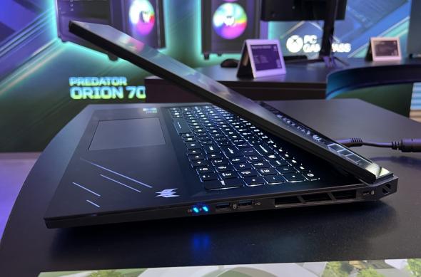 Acer Predator Helios 18P AI - Fotografii hands-on IFA 2025: Photo 04.09.2025, 12 52 10.jpg