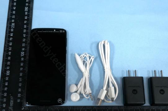 Motorola Moto G6 Play - Leak: Moto-G6-Play-Tubo-power-charger-accessories.jpg