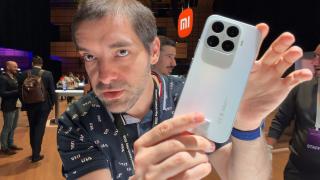 Xiaomi 17T Video hands-on din Viena: Setup foto LEICA cu zoom optic 5x + baterie de 6500 mAh într-un corp compact