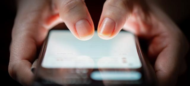 Vom păstra telefoanele la fel de mult ca frigiderele și televizoarele? Utilizatorii își schimbă telefoanele tot mai rar