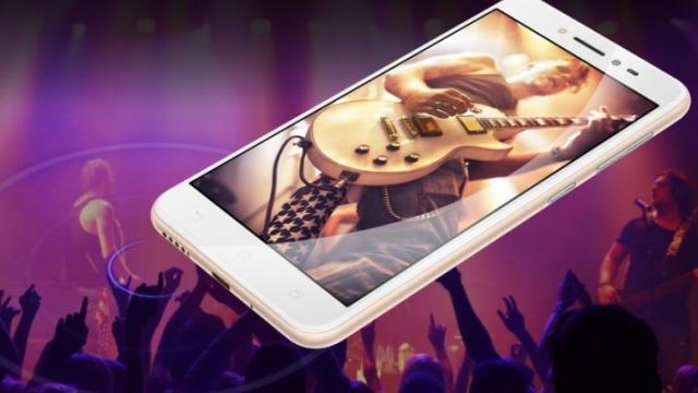 <b>ASUS ZenFone Live anunţat oficial, cu funcţii de înfrumuseţare în timp real</b>ASUS începe lansările în avanpremiera MWC 2017 şi azi vedem modelul ZenFone Live fiind anunţat oficial. Se pare că el este unul şi acelaşi cu ZenFone 3 Go, care scapă pe web săptămâna trecută. Noul venit poarta totuşi numele de ASUS ZenFone Live (ZB501KL)