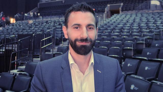 <b>Samsung nu exclude un telefon cu breton; Aflăm de la Maxime Guirauton, Director Mobile Marketing Samsung Europe</b>Ieri cu ocazia lansării lui Samsung Galaxy Note 9 la New York am avut ocazia să stăm de vorbă cu un oficial Samsung, încercând să aflăm crâmpeie din planurile de viitor ale companiei. Am discutat cu Maxime Guirauton, Director of Mobile Marketing Samsung..