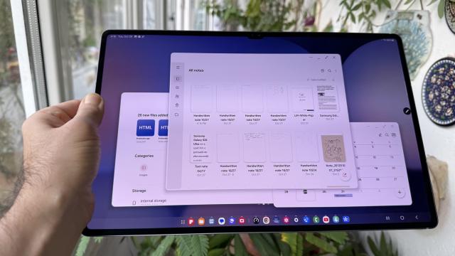<b>Samsung Galaxy Tab S11 Ultra aduce un mic upgrade de baterie, nu și pentru încărcare</b>Ultimele zile ne-au adus și câteva leak-uri asociate seriei de tablete Galaxy Tab S11, cu modelul Ultra văzut într-o fotografie reală care scotea la iveală un downgrade pe partea selfie, cu o singură cameră în ecuație de această dată