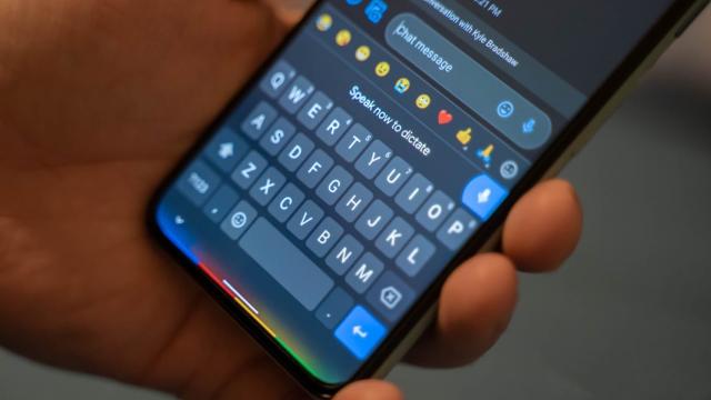 <b>Gboard va primi integrare mai bună cu Google Assistant; O nouă funcție va permite compunerea de mesaje text folosind doar vocea</b>Pe 19 octombrie va fi organizat un eveniment important întrucât Google va lansa noua sa serie de telefoane Pixel 6. Deja am aflat multe detalii despre acestea, ele având parte de o mulțime de scăpări înainte de debut. De asemenea, ele vor fi primele