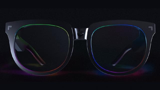 <b>Cea mai interesantă pereche de ochelari inteligenți a fost prezentată azi - TCL Thunderbird Smart Glasses</b>De ceva timp pare-că producătorii încearcă să lanseze un nou segment pe piață, cea a ochelarilor inteligenți. Nu vorbim de ochelarii VR, cei folosiți pentru gaming, ci mai degramă de dispozitive ce funcționează pe baza realității augmentate (AR)