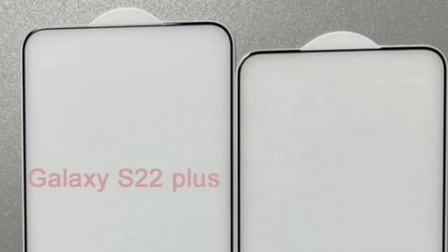 <b>Samsung Galaxy S22 şi Galaxy S22+ vor avea muchii mai înguste ale display-urilor, conform unor scăpări de protecţii </b>După scăpări de randări şi machete din aluminiu, acum vedem şi protecţii de ecran pentru Galaxy S22 şi Galaxy S22+. Ele dezvăluie ecrane mai late şi cu muchii mai înguste. Ce alte deducţii şi detalii mai avem aflaţi mai jos