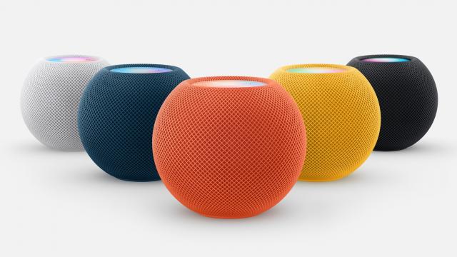 <b>Apple anunță noi variante de culoare pentru boxa inteligentă HomePod Mini</b>Apple nu a început prezentarea de pe 18 octombrie cu noile MacBook-uri Pro de 14 și 16 inch. În schimb, au fost prezentate noi culori pentru boxa inteligentă HomePod Mini. Compania susține că utilizatorii își pot acum „exprima mai bine stilul