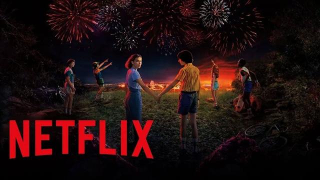 <b>Netflix pregăteşte un serviciu de live streaming; Ce ar putea transmite acolo?</b>Netflix tot caută metode să îşi ducă business-ul la nivelul următor, după ce a înregistrat prima mare pierdere de abonaţi din ultimul deceniu. Chiar dacă are peste 200 de milioane de abonaţi, e în criză de idei şi caută ceva nou