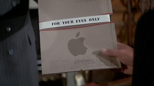 <b>Apple le pune gând rău angajaților care scapă informații confidențiale; Numai anul trecut s-au făcut 12 arestări</b>Prin intermediul unei postări de pe blogul oficial, cei de la Apple dezvăluie astăzi că anul trecut s-au confruntat cu o situație deosebită referitoare la angajații care scapă informații confidențiale către terțe părți. Mai bine de 29 cazuri au fost