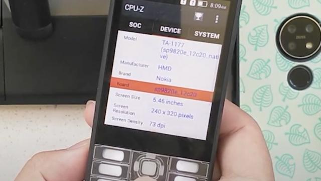 <b>Un telefon anulat Nokia 235, cu butoane şi un OS derivat din Android arată binişor în această scăpare</b>Între timp un membru al comunităţii Nokia cunoscut drept Hikari Calyx a pus mâna pe un prototip de Nokia 235, cu numele de cod TA-1177. El a fost certificat cu un an în urmă, dar nu a mai apucat să fie lansat. Ce e interesant e mai degrabă software-ul..