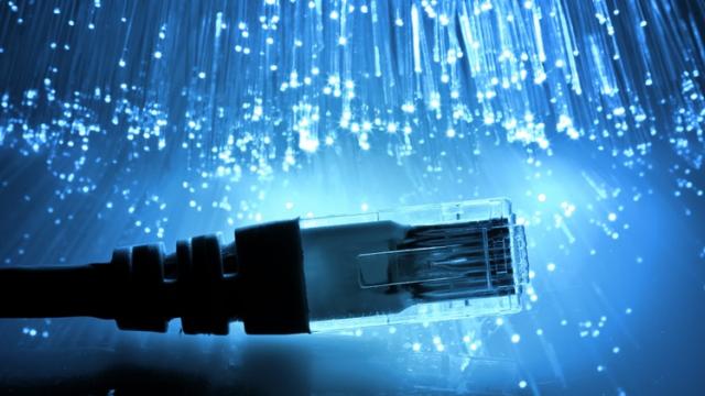 <b>ANCOM: Traficul de Internet fix a crescut cu 50% în 2020, record în ultimii ani pe fondul pandemiei; Iată alte cifre relevante</b>ANCOM are noi cifre care prezintă evoluţia traficului de Internet din ţara noastră în ultimul an, evident unul în creştere pe fondul pandemiei de Covid-19. Traficul de Internet fix a înregistrat o creştere cu 50% în 2020