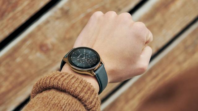 <b>OnePlus Watch Cobalt Limited Edition ajunge în Europa și se va vinde exclusiv pe Instagram, din 7 iunie</b>În cazul în care ați uitat, țin să vă amintesc faptul că pe lângă modelul de bază OnePlus Watch, era anunțată și o variantă limitată Cobalt care se remarca prin câteva elemente cheie. Astăzi descoperim prin intermediul