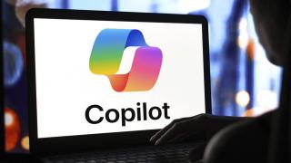 Copilot continuă să primească funcții noi, dar publicul nu pare convins; Criticile vin chiar din interiorul fostei conduceri Microsoft