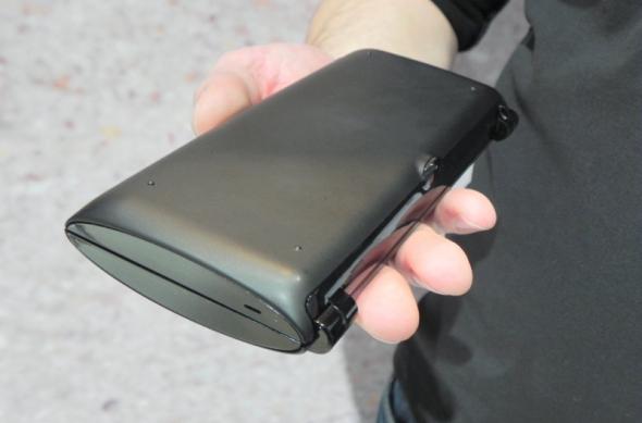 MWC 2012: Sony Tablet P preview și hands on - tableta dual display cu certificare PlayStation (Video): dscn0740jpg.jpg