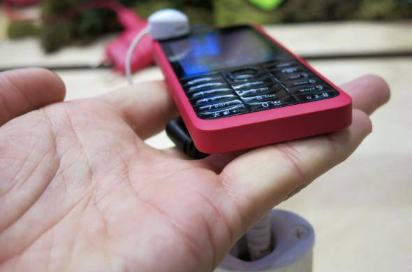 MWC 2013: Nokia 301 În acțiune Într-o experiență hands on, un feature phone cu funcții atractive (Video): nokia_301_09jpg.jpg