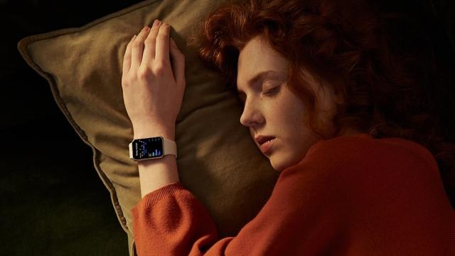 <b>Preț și disponibilitate Samsung Galaxy Fit3 în România</b>Samsung anunța cu doar câteva zile în urmă lansarea unei noi brățări fitness, la ani distanță de la ultimul model adus pe piață. Noul smartband se numește Galaxy Fit3 și aduce multe upgrade-uri față de predecesor, pe care le-am detaliat