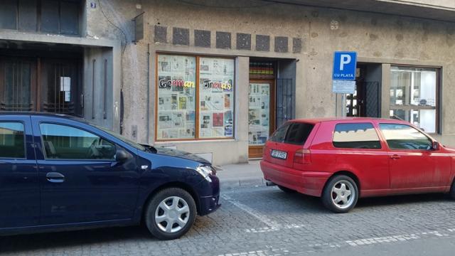 <b>Presupusul magazin Xiaomi din Sibiu este fotografiat; încă nu știm dacă shop-ul va fi unul oficial</b>În acest weekend am aflat prin intermediul unui cititor o informație legat de faptul că cei de la Xiaomi ar intenționa să deschidă un magazin numit Xiaomi România la Sibiu. Avem chiar și un site cu domeniul xiaomiromania.com ce ni s-a părut oarecum..