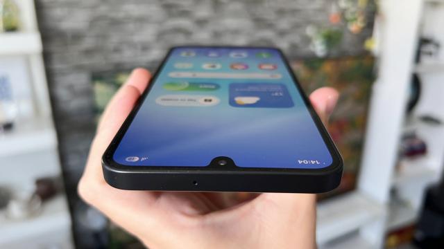 <b>Samsung Galaxy A17 5G: Conectivitate decentă pentru segment, cu 5G, WiFi și NFC</b>Așa cum spune și numele său, Samsung Galaxy A17 5G vine cu suport pentru conectivitate 5G. Are și WiFi 5 dual-band, Wi-Fi Direct, Bluetooth 5.3 (A2DP, LE), plus NFC și port USB Type-C 2.0 la bază. Pe partea de localizare avem