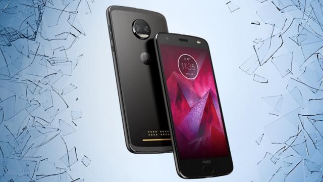 <b>Motorola Moto Z2 Force se confruntă cu acelaşi defect numit "efectul jelly" întâlnit pe OnePlus 5</b>Așa numitul efect jelly nu afectează doar flagship-ul OnePlus 5, ci și pe Moto Z2 Force aparent. Apar astăzi informații cu privire la acest defect cauzat datorită plasării cu susul în jos al display-ului, fapt ce duce la obținerea unui soi de lag