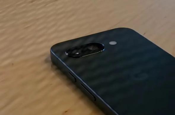 Google Pixel 9a: Pixel-9a-Galaxy-S25-Edge-leak-2.jpeg