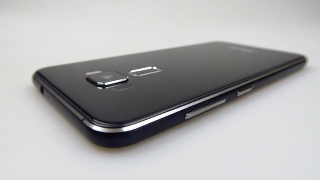 <b>ASUS ZenFone 3 primește actualizarea la Android Oreo; sosirea update-ului este confirmată și în România</b>Sfârșitul lunii ianuarie marchează iată și sosirea lui Android Oreo în versiunea finală pe smartphone-ul Asus ZenFone 3, fiind vorba despre variantele ZE520KL, respectiv ZE552KL. Așa cum știți deja cele două modele de față se diferențiază