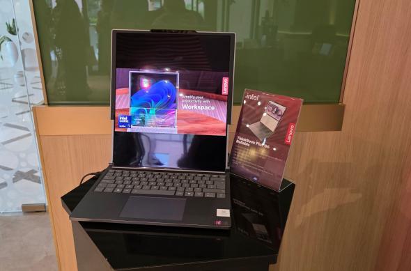 Lenovo ThinkBook Plus G6 Rollable - Fotografii: Rulabil (1).jpg