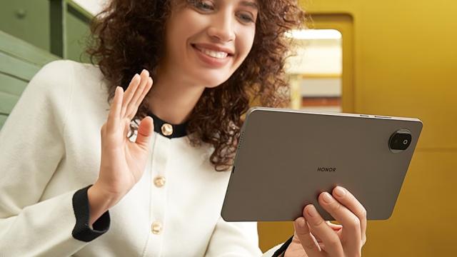 <b>Honor Pad X7 revine într-o variantă actualizată, tabletă cu ecran de 8.7 inch, procesor last-gen</b>Continuă lansările, de această dată cu noutăți în zona de tablete entry-level acolo unde apare Honor Pad X7. Vorbim despre varianta 2025, în ideea în care mai avem un model lansat în primăvara anului 2021. Ce aduce dispozitivul de față nou