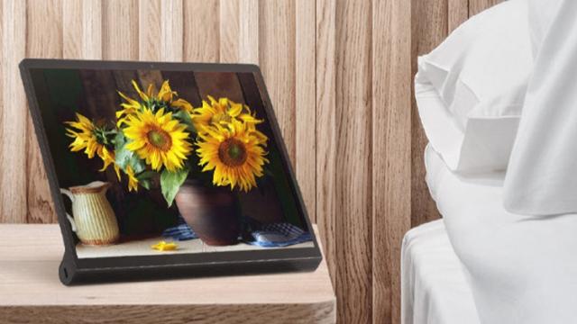 <b>Lenovo Yoga Pad Pro va debuta oficial pe 24 mai, tabletă cu ecran de 13 inch, 120Hz și 4 difuzoare la pachet, rival pentru iPad Pro 12.9</b>În urmă cu doar câteva zile descopeream prin intermediul unui teaser postat pe Weibo faptul că Lenovo pregătește o super tabletă, model cunoscut la acea vreme drept Yoga X. Între timp compania a venit cu noi