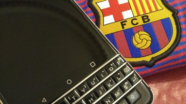 <b>Preşedintele TCL postează pe Twitter o fotografie cu BlackBerry KEYone, înainte de debutul de la MWC 2017</b>În acest weekend ar trebui să asistăm la debutul lui BlackBerry Mercury, în cadrul MWC 2017, iar ca teaser avem fotografia de mai jos, proaspăt postata pe Twitter de către preşedintele TCL. După cum ştiţi TCL a preluat brandul BlackBerry anul trecut şi..