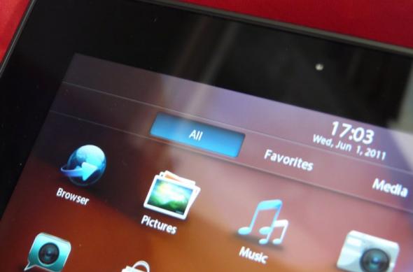 Tabletă misterioasă În redacția Mobilissimo.ro... Ce să fie oare?: blackberry_playbook_mobilissimo_02.jpg