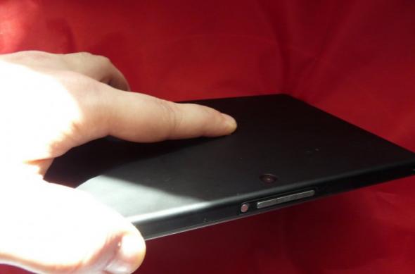 Tabletă misterioasă În redacția Mobilissimo.ro... Ce să fie oare?: blackberry_playbook_mobilissimo_12.jpg