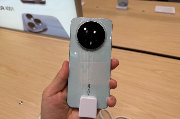 Honor Magic8 - Fotografii hands-on: Honor-Magic-8_ (14).jpg