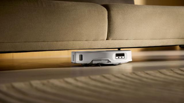 <b>Noul Roborock Qrevo EdgeT ajunge în România; aspirator robot ultra-subțire cu stație automată și funcții dedicate posesorilor de animale</b>Roborock aduce în România modelul Qrevo EdgeT, un aspirator robot pe care l-am testat recent, iar recenzia completă a fost publicată chiar azi. Modelul iese în evidență în principal prin înălțimea de doar 7,98 cm și un sistem LDS retractabil, conceput