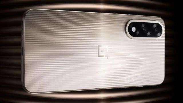 <b>OnePlus vrea un „Pro Max” în portofoliu! Modelul Ace 6 Pro Max va avea procesor Snapdragon 8 Gen 5, baterie de 8000 mAh</b>OnePlus pare că vrea să urce pe același trend de „Pro Max” început mai mult sau mai puțin „timid” de Xiaomi cu al său 17 Pro Max. Și OPPO a avut o tentantivă de a lansat modelul Reno15 Pro Max, doar că pare că a renunțat la idee între timp