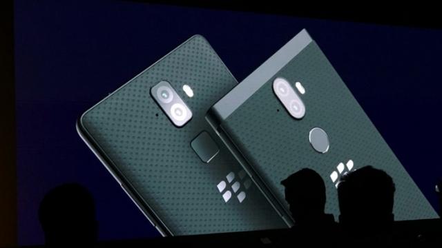 <b>BlackBerry Evolve și Evolve X debutează oficial! Telefoane mid-range cu ecran de 6 inch și baterie de 4000 mAh</b>Pe piața din India cei de la BlackBerry au lansat astăzi noile telefoane Evolve și Evolve X, terminale produse de către compania Optiemus ca urmare a contractului de licențiere al brandului semnat de către canadieni. Deși ne așteptam ca acestea