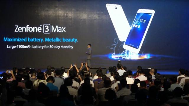 <b>Taiwanezii de la Asus anunță smartphone-ul ZenFone 3 Max; vine cu baterie de 4100 mAh și 3 GB RAM</b>Seria de smartphone-uri ZenFone 3 primește astăzi un nou membru sub forma lui ZenFone 3 Max - telefon cu baterie de 4100 mAh ce poate încărca și alte dispozitive prin intermediul unui cablu OTG. Noul smartphone beneficiază de un display de 5.2 inch cu