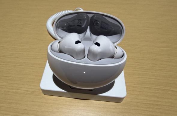 Huawei FreeBuds 7i - Fotografii hands-on: Photo 19.09.2025, 16 58 15.jpg