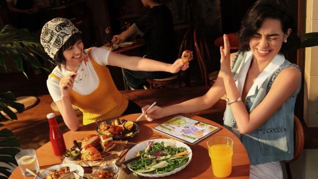 <b>Huawei MatePad 12 X (2025) ajunge la nivel global, tabletă cu ecran mare PaperMatte, răcire vapor chamber</b>Evenimentul HUAWEI de ieri 19 septembrie ne-a adus o mulțime de noutăți și aș menționa aici ceasurile Watch GT 6, Watch GT 6 Pro, ba chiar și modelul Watch Ultimate 2 care aduce comunicare subacvatică pe bază de sonar