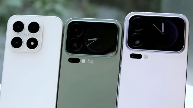 <b>Xiaomi 17, 17 Pro și 17 Pro Max apar în fotografii detaliate, randări clare și chiar clipuri video; Designul și dotările sunt dezvăluite înainte de debut</b>Am aflat deja că seria Xiaomi 17 va debuta oficial în această săptămână, mai exact pe 25 septembrie. Ei bine, pare că weibo (rețeaua socială din China) s-a umplut peste noapte cu o mulțime de leak-uri legate de noul lineup de flagship-uri, în frunte