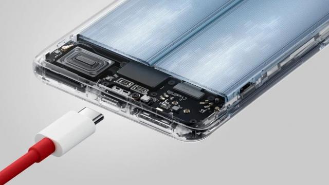 <b>OPPO și OnePlus testează o baterie gigantică; Aproape 10.000 mAh într-o singură celulă</b>Deși „grupul BBK” așa cum îl cunoaștem noi, s-a divizat de ceva timp, OPPO, OnePlus și realme încă colaborează. Cele trei companii pare că lucrează la un nou tip de baterie cu o singură celulă, de capacitate uriașă. Tipster-ul Digital Chat Station