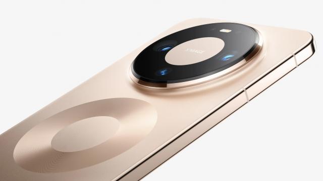 <b>Huawei Mate 80 Pro devine oficial: Kirin 9030, design dual-ring și cameră Maple Leaf 2.0</b>Huawei Mate 80 Pro tocmai a debutat, drept noul flagship „central” al seriei Mate pentru 2025, echipat cu procesorul Kirin 9030, un cipset refăcut în întregime in-house. Avem și un Pro Max de data asta și un model Mate RS. Față de Mate 70 Pro