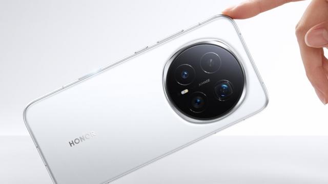 <b>Honor Magic 8 Ultra primește certificarea 3C, având alimentarea la 120W pe fir confirmată</b>Honor își pregătește oficial intrarea pe segmentul Ultra, iar lucrurile se mișcă rapid: telefonul a fost deja certificat de autoritatea 3C din China, confirmând prezența încărcării rapide de 120W. Modelul cu numele de cod BKQ-AN20 apare într-un moment