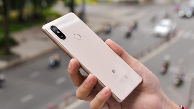 <b>Xiaomi Mi 8 Youth și Mi 8 Screen Fingerprint Edition se pregătesc de lansare în China; Aflăm în ce configurații sosesc</b>Potrivit unei scăpări ajunse în online se pare că cei de la Xiaomi se pregătesc de o extindere a seriei de terminale Mi 8, pe lista de lansări numărându-se și modelel Mi 8 Youth, respectiv Mi 8 Screen Fingerprint Edition. Aceste două handset-uri vor