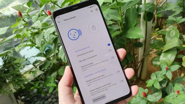 <b>Google Pixel 4 are deja probleme: deblocarea facială funcţionează şi cu ochii închişi, ceea ce predispune la breşe</b>De abia a fost anunţat Google Pixel 4 şi au şi început să apară problemele. Se pare că securizarea sa pe bază de deblocare facială nu ar fi aşa sigură cum ar vrea Google şi deja a fost găsit un bug. Despre ce e vorba aflaţi mai jos
